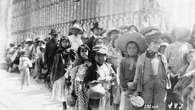 1915: El año del hambre, una multitud se lanza a las calles en procura de alimentos.