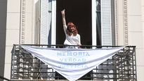 La Justicia intimó a la expresidenta Cristina Kirchner a cumplir las condiciones de su prisión domiciliaria.