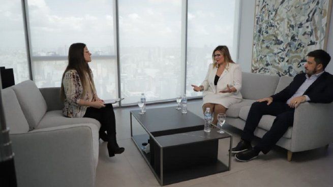 Laprosecretaria de AAPAS, Ana BelénLeyva; y el gerente de Productores y Negocios Masivos VISRED, Pablo Díaz,encabezaron el tercer panel de Ámbito Debate.