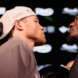 Canelo Álvarez y Mbilli protagonizaron un tenso cara a cara antes de su pelea: qué se dijeron