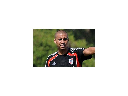 Trezeguet viajará a Mónaco para resolver su divorcio.
