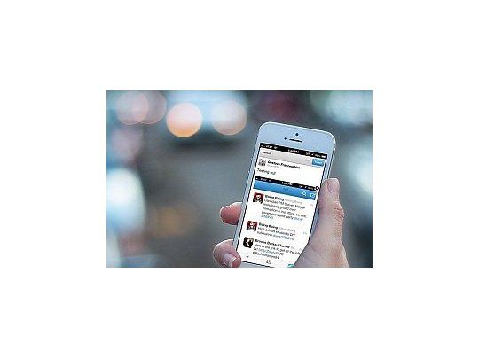 Rubén Oscar Almará, autor del proyecto, argumentó que por medio de las redes sociales, tales como Twitter y Facebook, se puede promover y alimentar la sensación de tensión.