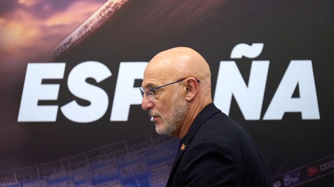 Luis De La Fuente, el técnico campeón del Mundial 2026 con España, aseguró que habló con Lionel Scaloni y pusieron en cuestión lo sucedido tras el pitazo final entre sus jugadores.