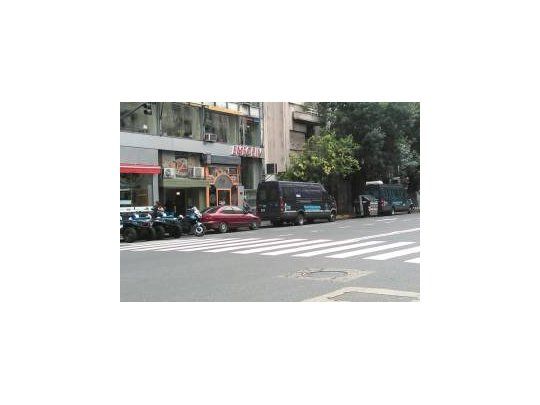 Presencia policial en el edificio de AFSCA