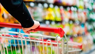 El Índice de Confianza del Consumidor volvió a retroceder y quedó al borde de caerse de la zona de moderado optimismo. El Índice de Confianza del Consumidor volvió a retroceder y quedó al borde de caerse de la zona de moderado optimismo.