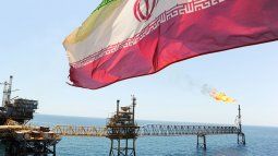 El petróleo se dispara tras el ataque de Israel a Irán.