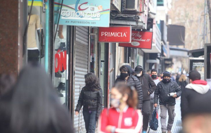 Reabrieron los comercios de Once.