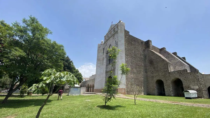 El Ex Convento de San Juan Bautista en Tlayacapan es un baluarte agustino reconocido internacionalmente por su arquitectura colonial perfectamente conservada. El Ex Convento de San Juan Bautista en Tlayacapan es un baluarte agustino reconocido internacionalmente por su arquitectura colonial perfectamente conservada.