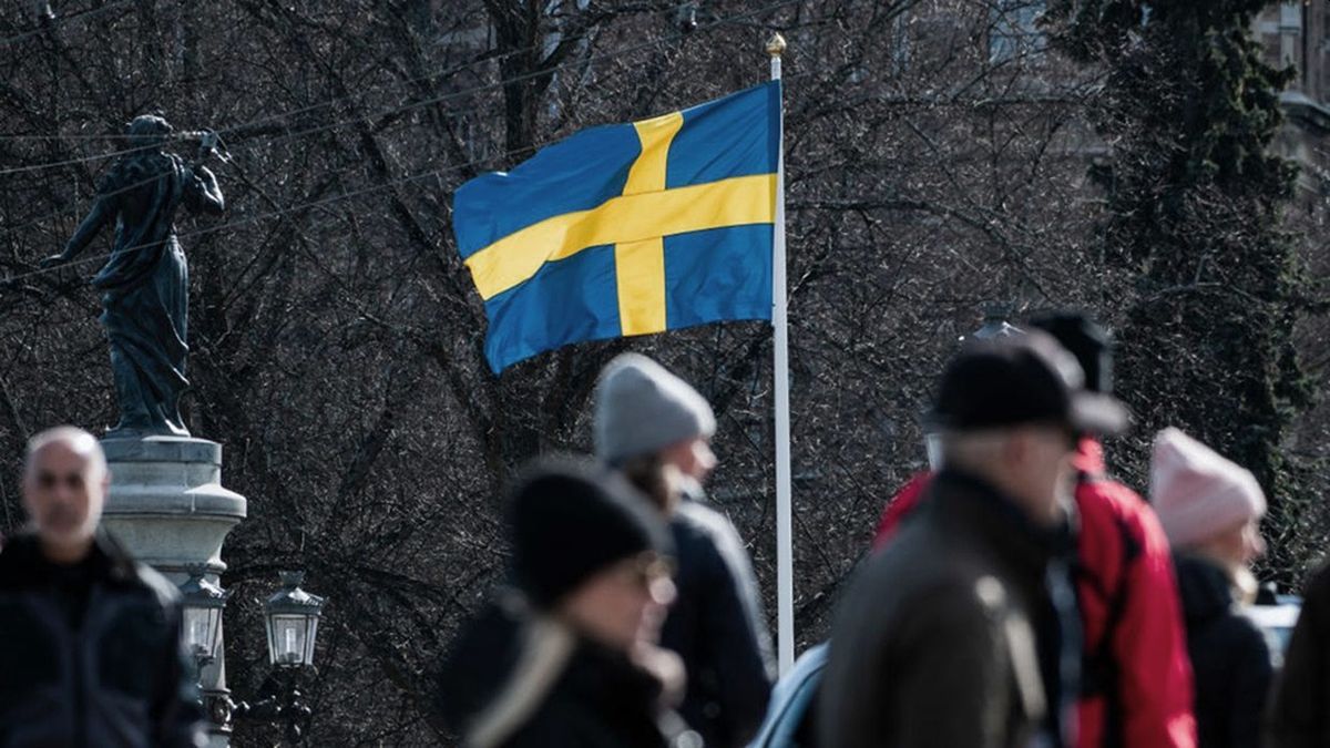 Shootings, explosions and criminal gangs impact the image of the country
