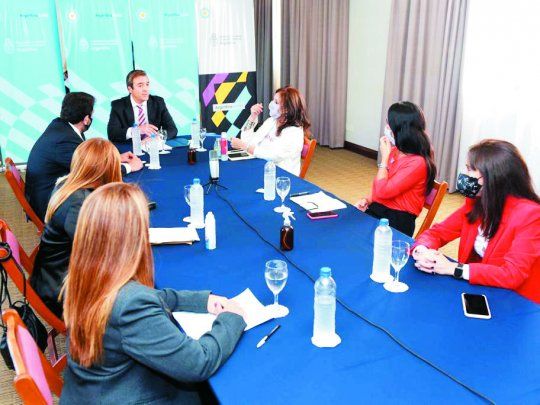 Semipresencial.&nbsp; El encuentro se realizó con Soria, Mena y mujeres fiscales presencial y por Zoom.