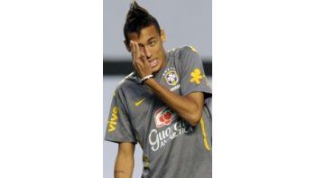 Banca internacional. Al igual que Platini, Neymar cree que Messi se llevará nuevamente el Balón de Oro.