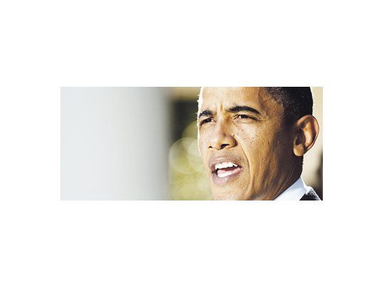 Barack Obama habló ayer con estudiantes universitarios en los jardines de la Casa Blanca. Su imagen positiva es de sólo el 43%. El panorama no es alentador para la segunda mitad del mandato del demócrata.