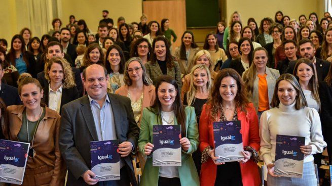 Igualdad de Género laboral: empresas adoptan el sello Igualar y se crea nueva norma IRAM.