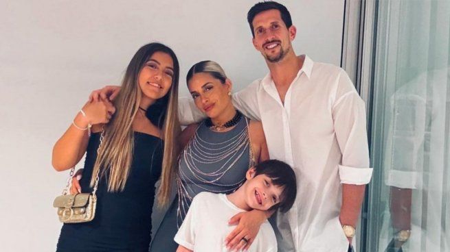 Rodrigo Rey junto a su familia