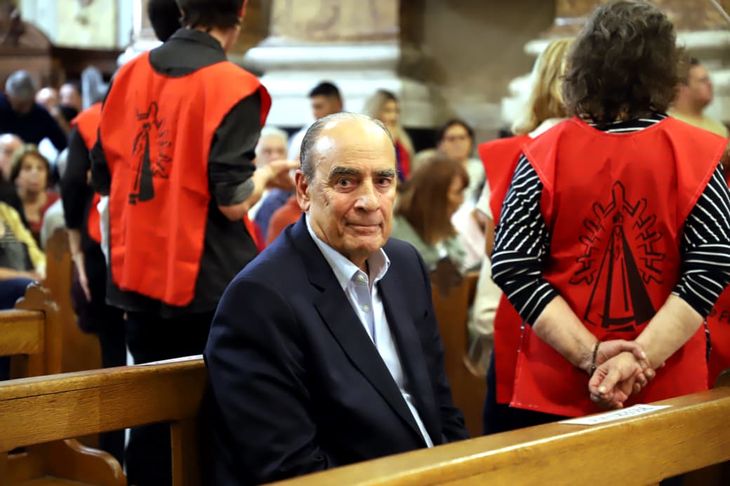 El ex jefe de Gabinete, Guillermo Francos, asistió a la misa por el papa Francisco. 