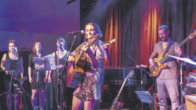 Pantanali. Hija de Sandra y nieta de Luis Sandrini, la cantante presenta su disco debut, “La citadina”.