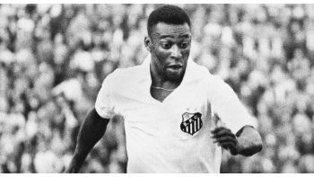 El Santos de Pele logró la marca de 74 partidos consecutivos marcando goles en la temporada 1961/62.