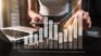 Comparar las tasas de los bancos permite calcular cuánto dinero invertir para alcanzar una ganancia determinada con un plazo fijo.