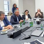 Reunión de Figueroa en Londres junto a inversores internacionales. Reunión de Figueroa en Londres junto a inversores internacionales.