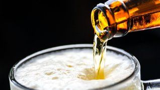 Los especialistas explican cuál es la edad ideal para dejar de tomar cerveza. Los especialistas explican cuál es la edad ideal para dejar de tomar cerveza.