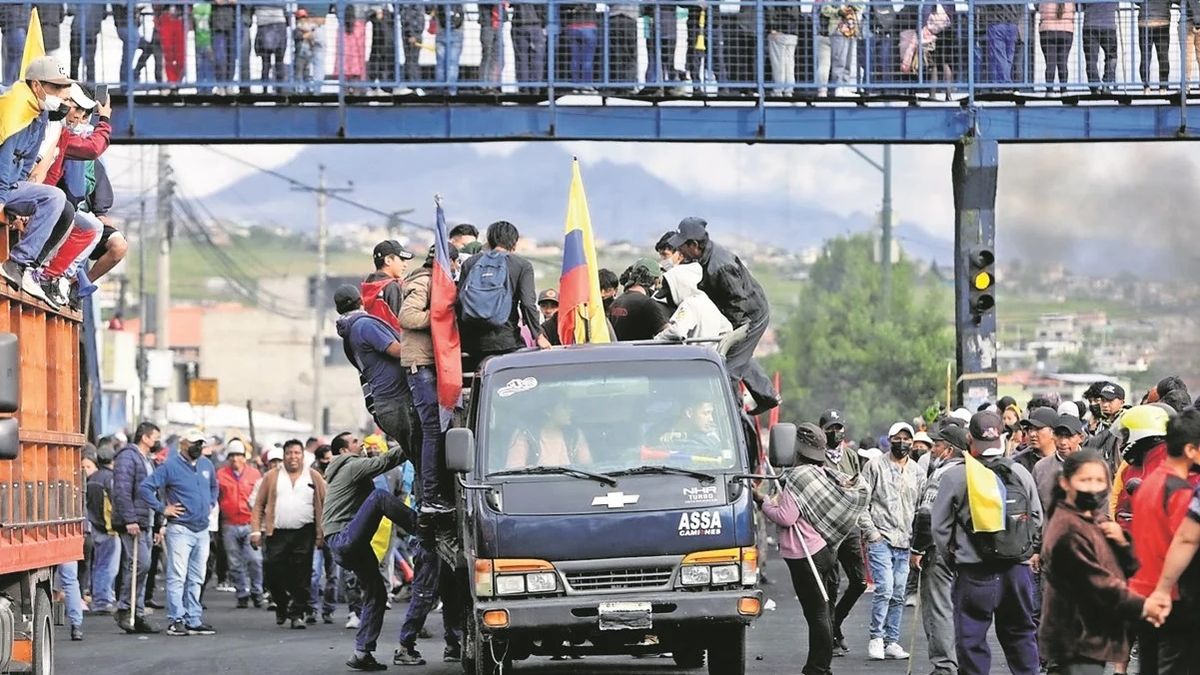 the Armed Forces call the indigenous protest a risk to democracy the Armed Forces call the indigenous protest a risk to democracy