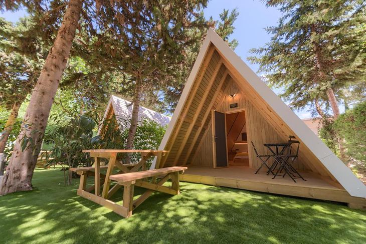 Los tipis, también suelen construirse para abastecer el hospedaje turístico Los tipis, también suelen construirse para abastecer el hospedaje turístico