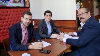 Leavy y Estrada, con Wado de Pedro.