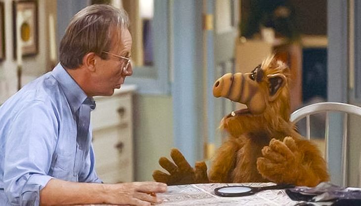 Alf, a comfortable and rude alien, joins the Tanners, who make him one of the family. This series is available in Max. Alf, a comfortable and rude alien, joins the Tanners, who make him one of the family. This series is available in Max.