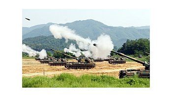 Pese a que Seúl realizó maniobras militares con fuego real, Pyongyang decidió no responder y hasta dio guiños sobre su plan nuclear.