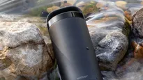 invento millonario: un vaso termico con temperatura regulable desde tu celular se impone como uno de los mejores gadgets del mercado