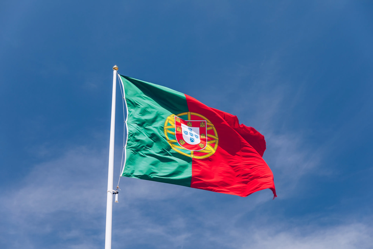 Portugal es un de los país con mayores facilidades para los extranjeros. Portugal es un de los país con mayores facilidades para los extranjeros.