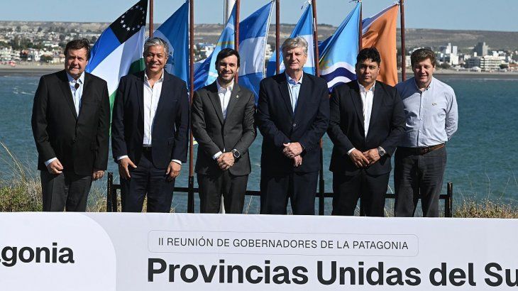 Los gobernadores patagónicos durante la cumbre de Puerto Madryn.