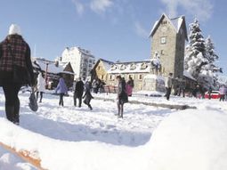 Bariloche. Desde la Secretaría de Turismo de la ciudad rionegrina estiman que las reservas ya rondan el 90% para el fin de semana largo.