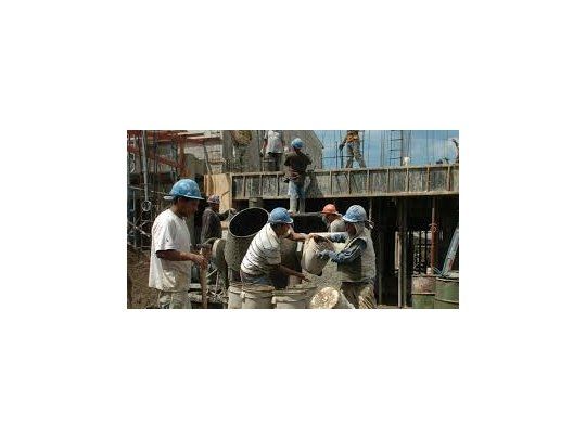 Oficial: más empleo, pero más precarizado