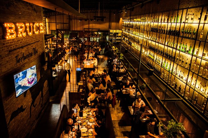 Bruce Grill Station Martín Fierro 3246, Parque Leloir. Bruce Grill Station Martín Fierro 3246, Parque Leloir.