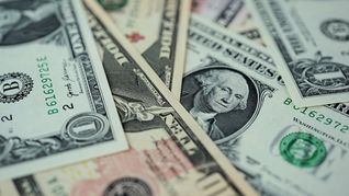El dólar mantiene la tendencia positiva en octubre, a pesar de los altibajos de la última semana.
