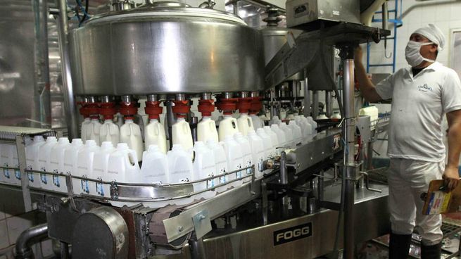 El sector lácteo podría mejorar un 11% las exportaciones si impulsa el riego en la producción..