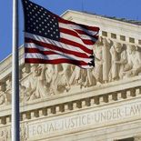 El Tribunal Supremo de EEUU le dio la derecha a Trump y no se permitirá la autoidentificación en los pasaportes. El Tribunal Supremo de EEUU le dio la derecha a Trump y no se permitirá la autoidentificación en los pasaportes.