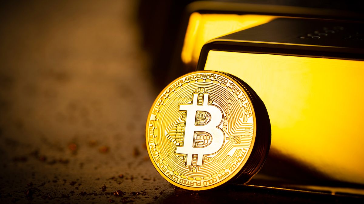 Gold and Bitcoin lead global yields in 2025