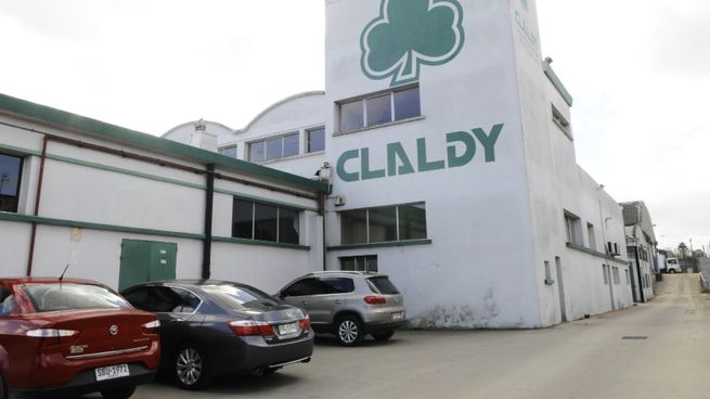 La empresa láctea Claldy denuncia un bloqueo sindical y pide la intervención del gobierno.