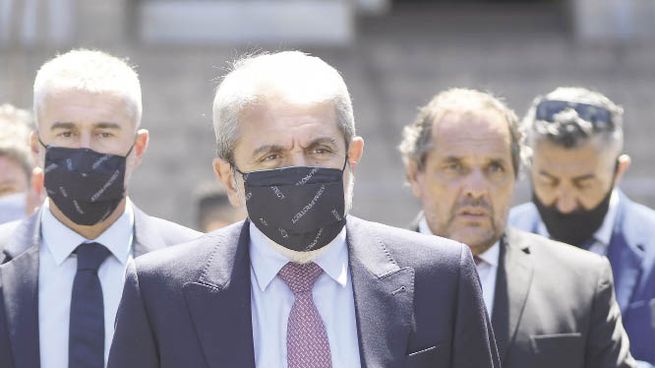 declaración. Aníbal Fernández saliendo ayer de declarar en Tribunales.