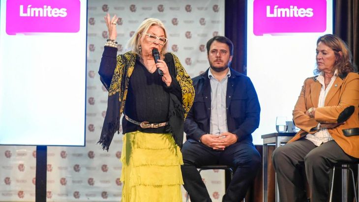 Elisa Carrió encabezó el acto en Palermo. Elisa Carrió encabezó el acto en Palermo.
