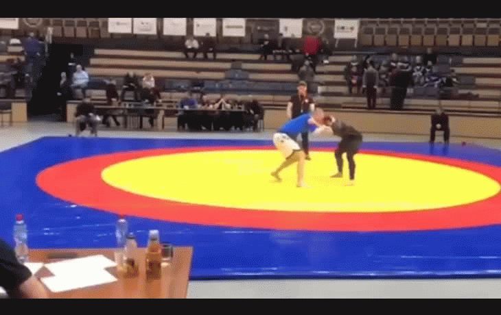Luchador ruso se fracturó el cuello en pleno combate