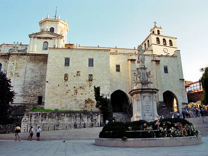 Catedral de Santander -España-, donde se encuentran las cabezas de San Emetrio y San Celedonio. Catedral de Santander -España-, donde se encuentran las cabezas de San Emetrio y San Celedonio.