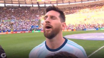 Messi cantando el himno por primera vez, la imagen que recorre el mundo