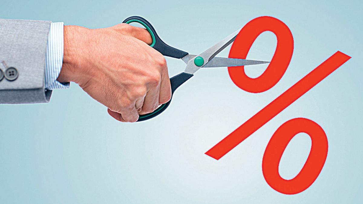 The reduction of the PAIS tax begins and the market anticipates its impact on inflation, reserves and the dollar