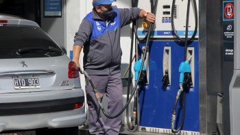Tras el descongelamiento del impuesto al combustible, el Gobierno dispone el aumento de las naftas.&nbsp;