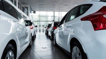 ¿cuales son los 10 autos 0km que menos aumento sufrieron tras la devaluacion?  