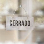 Otra empresa sufrió las consecuencias de la crisis económica. Otra empresa sufrió las consecuencias de la crisis económica.