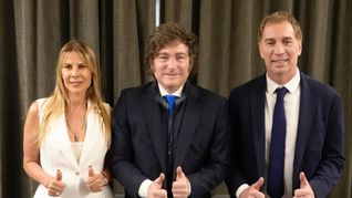 En 2025 vimos esto con Virginia Gallardo, Porcel Jr., Karen Reichardt y otros rostros mediáticos que emergen en las boletas como carnada electoral. En 2025 vimos esto con Virginia Gallardo, Porcel Jr., Karen Reichardt y otros rostros mediáticos que emergen en las boletas como carnada electoral.